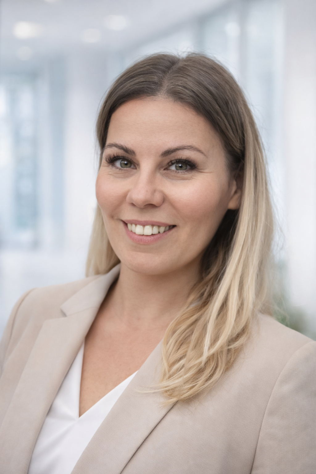 Kiki Tsakiri — Senior Beraterin